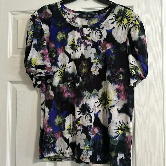 RACHEL Rachel Roy Floral Short Sleeve top with poofy sleeves.  New With Tags! 1X - Picture 1 of 4